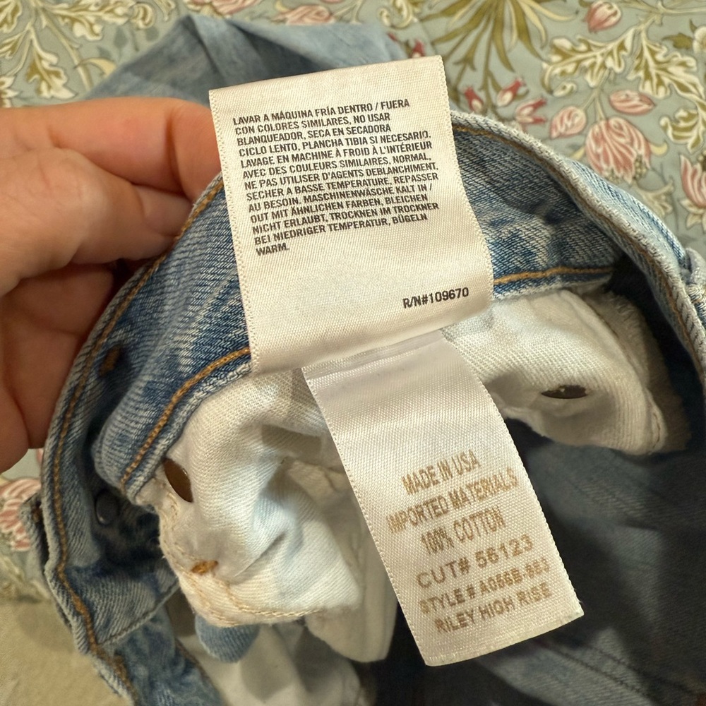 Agolde Riley High Rise Jeans- Light Wash - Picture 6 of 6